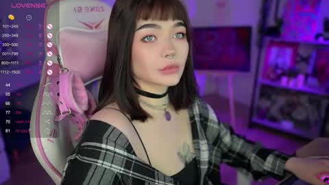 Snapshot of babyroxynill chatting on January 2025 11:07:01 PM Nika online show from January 2025 11:07:01 PM