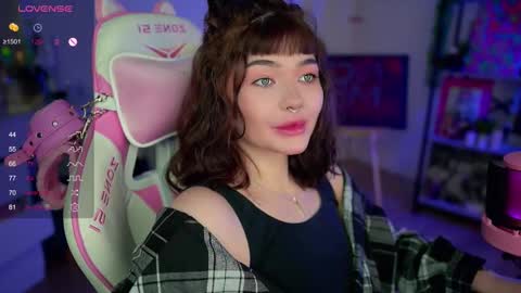 Snapshot of babyroxynill chatting on January 2025 11:02:01 PM Nika online show from January 2025 11:02:01 PM
