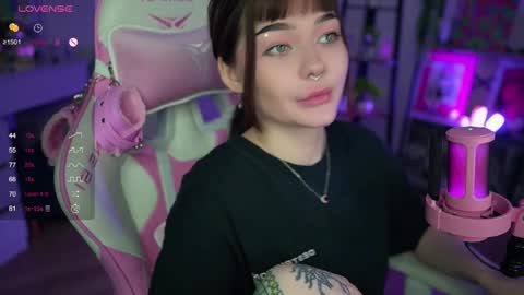 Snapshot of babyroxynill chatting on February 2025 02:03:02 AM Nika online show from February 2025 02:03:02 AM