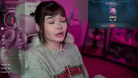 Snapshot of babyroxynill chatting on February 2025 02:06:02 AM Nika online show from February 2025 02:06:02 AM