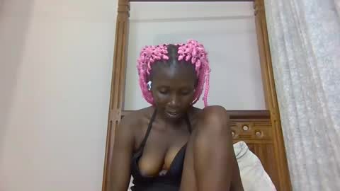 babytylerr online show from November 2025 07:03:01 PM