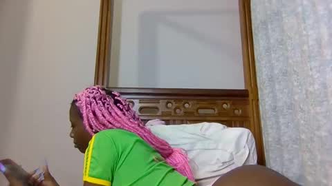 babytylerr online show from December 2025 03:00:01 AM