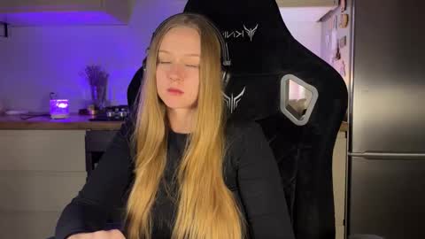 Snapshot of babyytonight chatting on September 2025 08:52:02 AM NEXT STREAM  1AM GMT3  Alice    online show from September 2025 08:52:02 AM