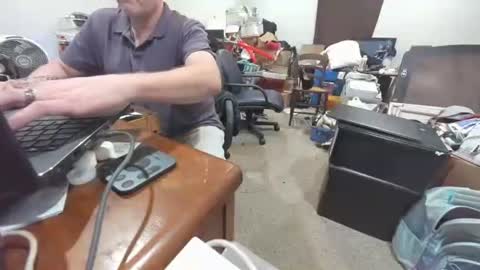 Snapshot of bad_boy4u2abuse chatting on October 2025 09:11:04 AM bad_boy4u2abuse online show from October 2025 09:11:04 AM