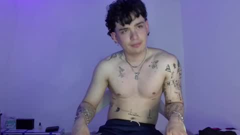 bad_vegitta online show from October 2025 06:52:02 PM