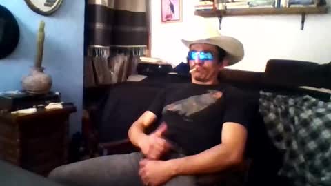 Mexican livin Off the Wall online show from January 2026 07:38:01 PM