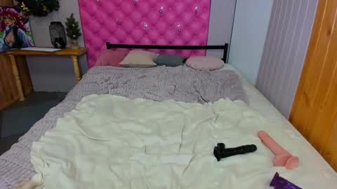 Snapshot of baiambel_mi chatting on February 2025 02:06:02 PM holly online show from February 2025 02:06:02 PM