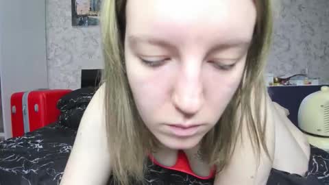 Snapshot of baiambel_mi chatting on September 2025 03:44:02 PM holly online show from September 2025 03:44:02 PM