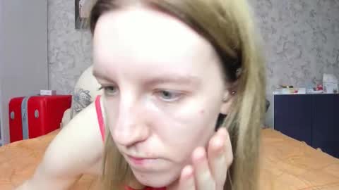 Snapshot of baiambel_mi chatting on October 2025 03:42:01 PM holly online show from October 2025 03:42:01 PM