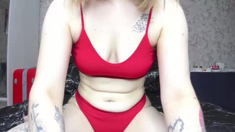 Snapshot of baiambel_mi chatting on October 2025 03:43:01 PM holly online show from October 2025 03:43:01 PM