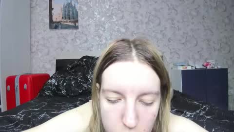 Snapshot of baiambel_mi chatting on October 2025 03:36:01 PM holly online show from October 2025 03:36:01 PM