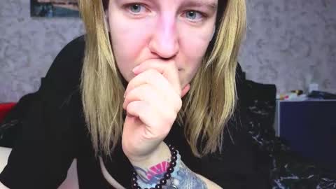 Snapshot of baiambel_mi chatting on November 2025 04:07:02 PM holly online show from November 2025 04:07:02 PM