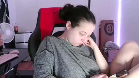 bambiboo8113 online show from February 2025 04:53:01 PM