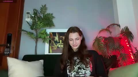 Snapshot of barbie_bi chatting on February 2025 11:53:01 AM My name is Molly. Please say hello I like talking to you. If you have any wishes or obscene desires please use the tip menu online show from February 2025 11:53:01 AM