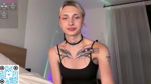 Snapshot of barbie_bi chatting on September 2025 10:00:02 PM My name is Molly. Please say hello I like talking to you. If you have any wishes or obscene desires please use the tip menu online show from September 2025 10:00:02 PM