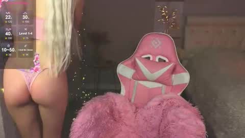 Snapshot of barbiee_b chatting on December 2025 04:20:02 AM Stacy online show from December 2025 04:20:02 AM