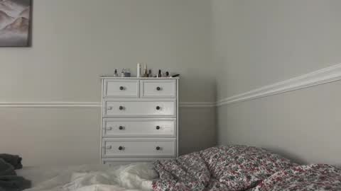 chicka online show from September 2025 07:25:02 PM