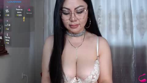Snapshot of batari_giya chatting on March 2025 05:12:01 AM Lara online show from March 2025 05:12:01 AM