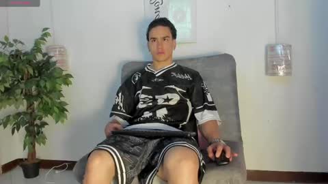 Snapshot of battista_turner chatting on April 2026 10:56:02 PM battista online show from April 2026 10:56:02 PM