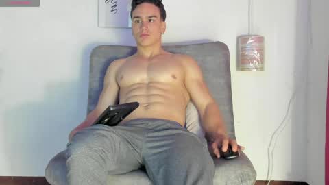 Snapshot of battista_turner chatting on May 2026 02:33:01 PM battista online show from May 2026 02:33:01 PM