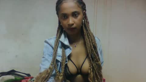 Snapshot of bavianona chatting on October 2025 06:12:01 AM bavianona online show from October 2025 06:12:01 AM