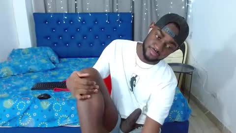 Andrew  online show from November 2025 04:02:02 AM