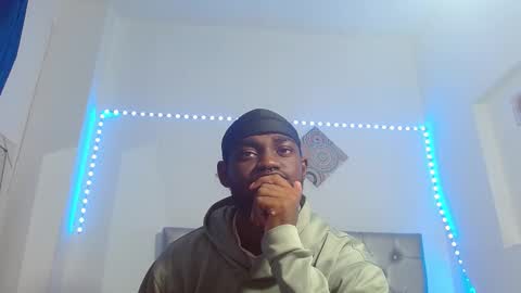 Andrew  online show from November 2025 06:32:01 PM