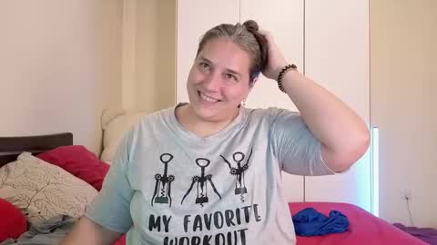 Love online show from September 2025 09:41:02 PM