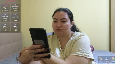 Snapshot of bbw_milf_4u chatting on February 2025 11:01:02 AM Emma online show from February 2025 11:01:02 AM