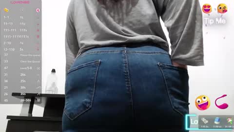 Snapshot of bbw_milf_4u chatting on November 2025 09:34:01 AM Emma online show from November 2025 09:34:01 AM