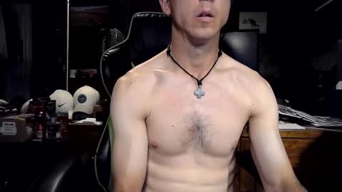 bchillin28 online show from September 2025 01:32:02 AM