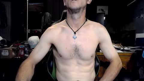 bchillin28 online show from October 2025 10:54:02 PM