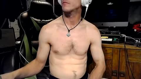 Snapshot of bchillin28 chatting on May 2026 01:01:02 AM bchillin28 online show from May 2026 01:01:02 AM