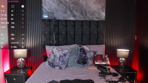 Danna  online show from December 2025 10:22:01 AM