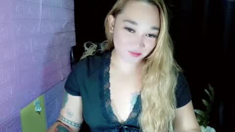 Snapshot of bea_slutty chatting on August 2026 04:04:02 AM bea_slutty online show from August 2026 04:04:02 AM
