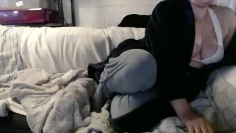 Snapshot of beachymilf chatting on February 2026 04:49:02 PM BeachyMILF online show from February 2026 04:49:02 PM