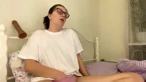 Snapshot of beatricetender chatting on November 2025 07:57:01 PM BeatriceTender online show from November 2025 07:57:01 PM