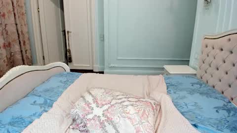 Chloe - Follow me on Fansly  online show from December 2025 05:24:02 AM