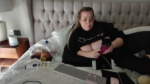 Snapshot of beauty4agent chatting on December 2024 07:56:01 PM beauty4agent online show from December 2024 07:56:01 PM