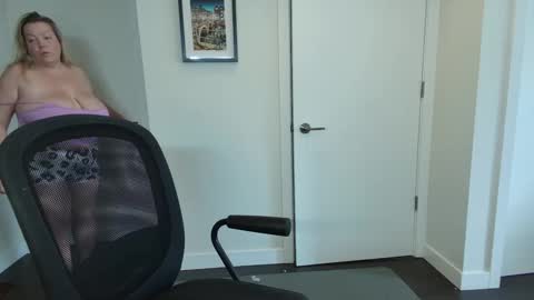 Snapshot of beauty4agent chatting on September 2025 07:51:02 PM beauty4agent online show from September 2025 07:51:02 PM