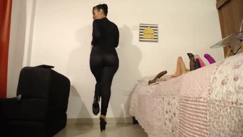 NATHALIA online show from November 2025 04:07:02 PM