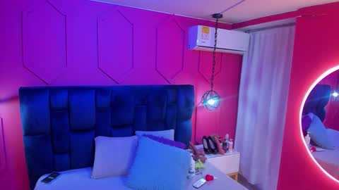 Chantall online show from December 2025 11:08:02 AM