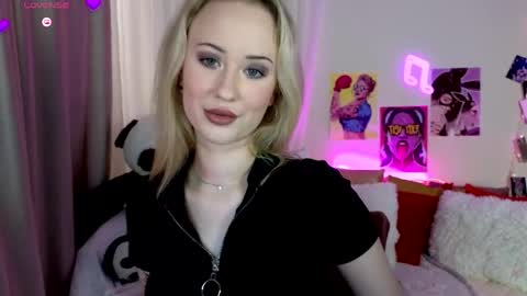 Snapshot of beauty_sashaxx chatting on June 2026 03:14:01 PM beauty Sasha online show from June 2026 03:14:01 PM