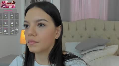 Snapshot of beautyari_ chatting on September 2025 12:32:02 PM Ariana Reyes online show from September 2025 12:32:02 PM