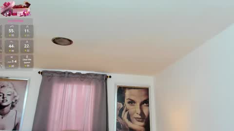 Snapshot of beautyari_ chatting on October 2025 12:22:02 PM Ariana Reyes online show from October 2025 12:22:02 PM