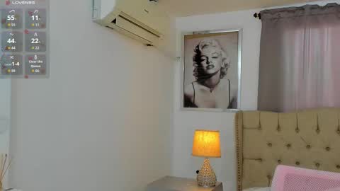 Snapshot of beautyari_ chatting on October 2025 12:14:01 PM Ariana Reyes online show from October 2025 12:14:01 PM