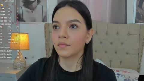 Snapshot of beautyari_ chatting on November 2025 12:44:02 PM Ariana Reyes online show from November 2025 12:44:02 PM