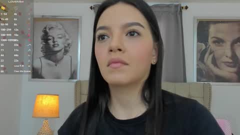 Snapshot of beautyari_ chatting on November 2025 12:16:02 PM Ariana Reyes online show from November 2025 12:16:02 PM