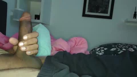 Snapshot of beautyinyoursmile chatting on September 2025 04:49:02 AM love2seeudear online show from September 2025 04:49:02 AM