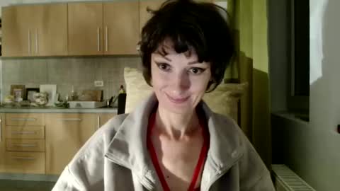 Raluca online show from October 2025 04:37:01 PM